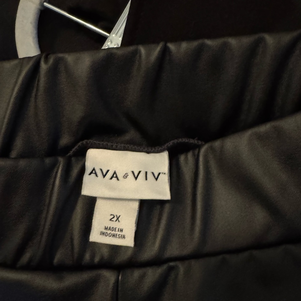Ava & Viv Black Straight Leg Pants